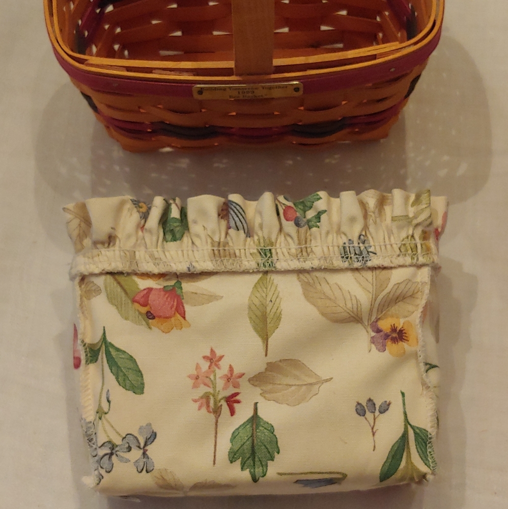 Longaberger Bee Basket - Picture 4 of 8